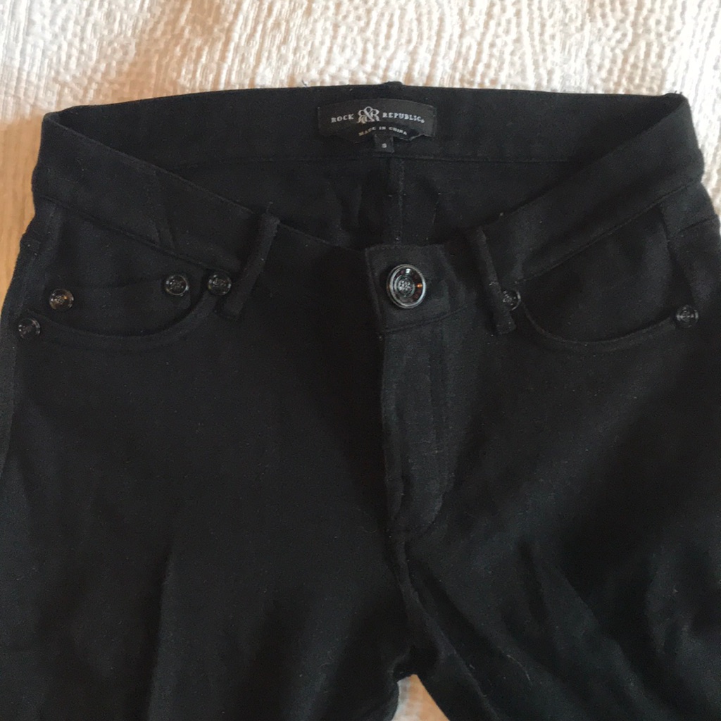 Rock & Republic Stretch Black “Jegging”